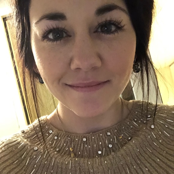 Meet your Posher, Nichole - Picture 3 of 6